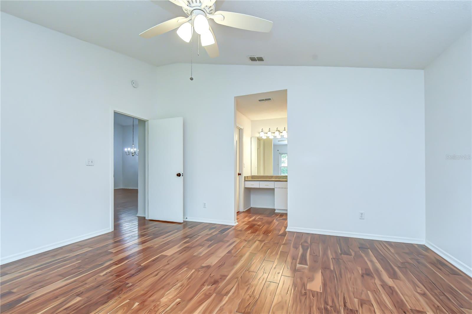 818 MCCALLISTER AVE — photo 13