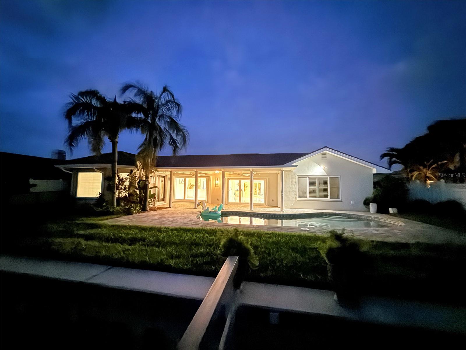 324 LEEWARD IS — photo 77