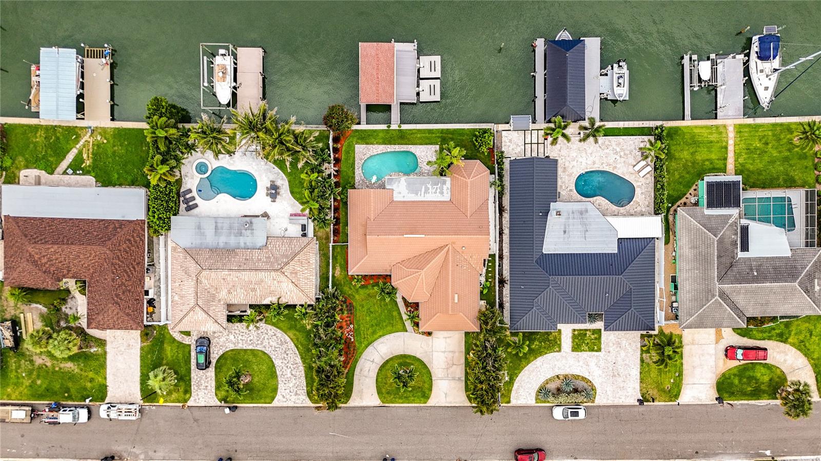 324 LEEWARD IS — photo 65