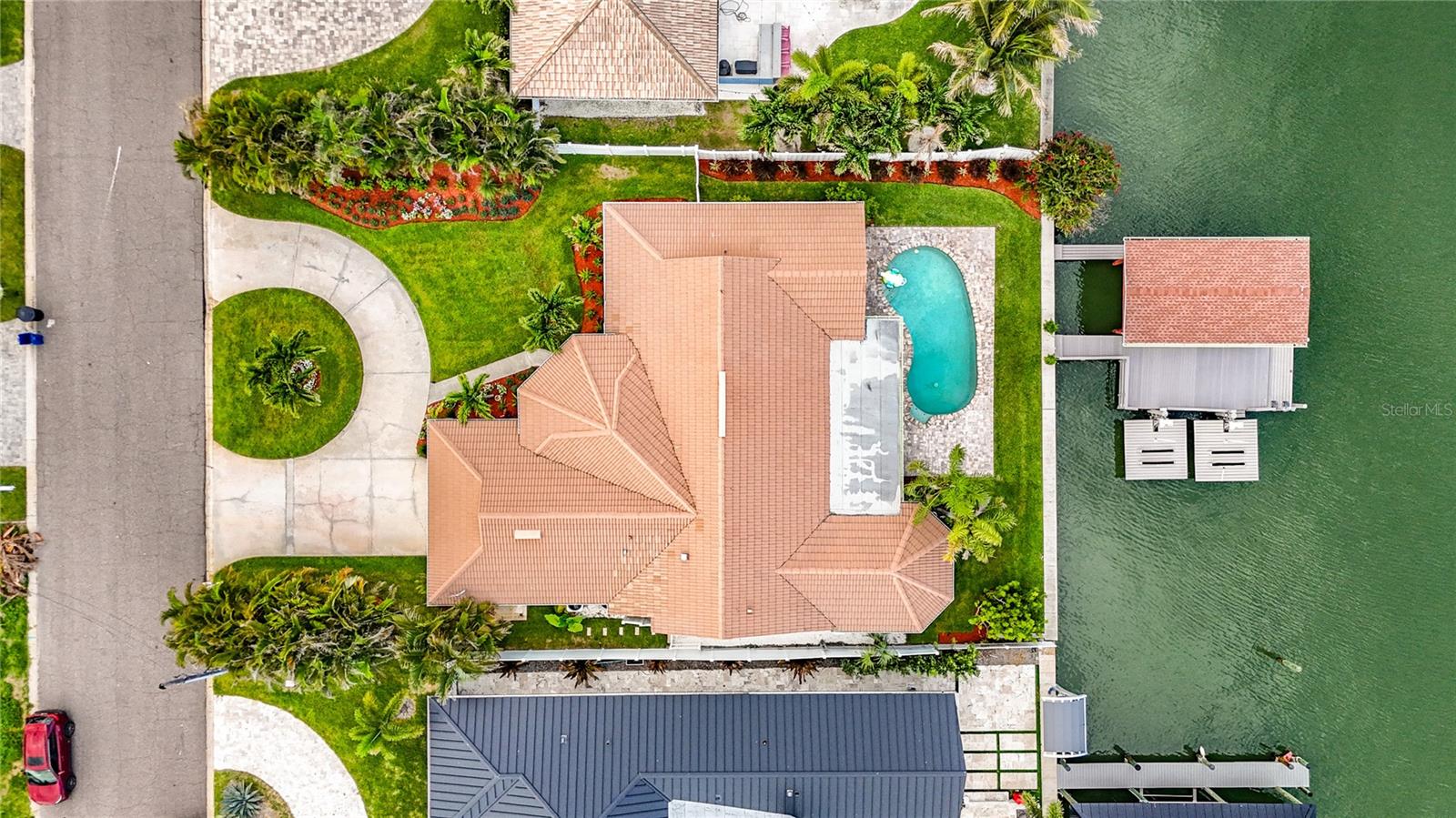 324 LEEWARD IS — photo 64