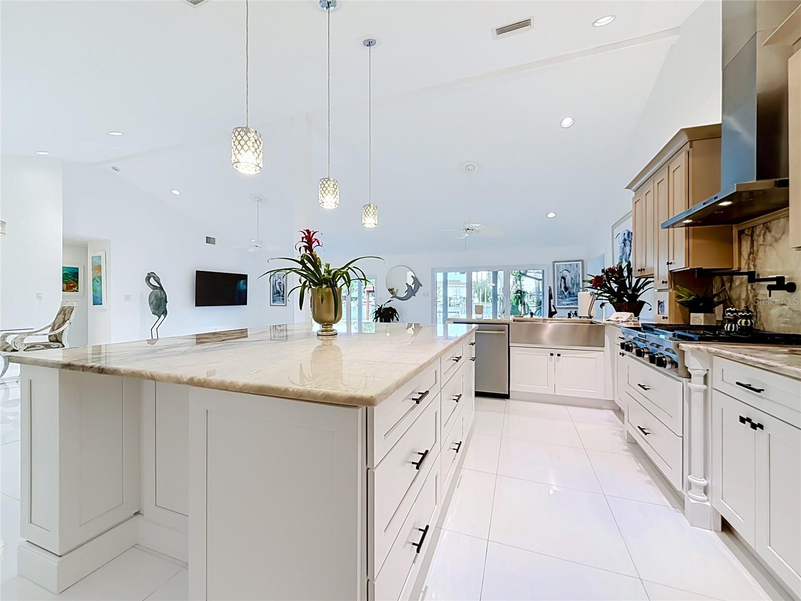 324 LEEWARD IS — photo 10
