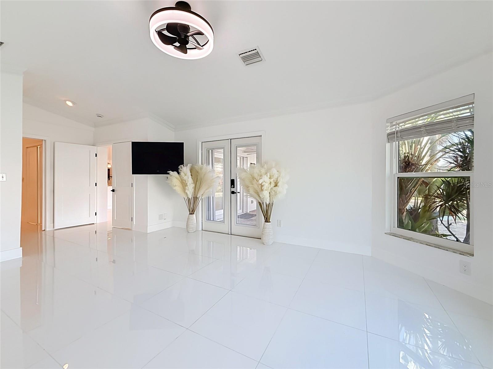 324 LEEWARD IS — photo 30