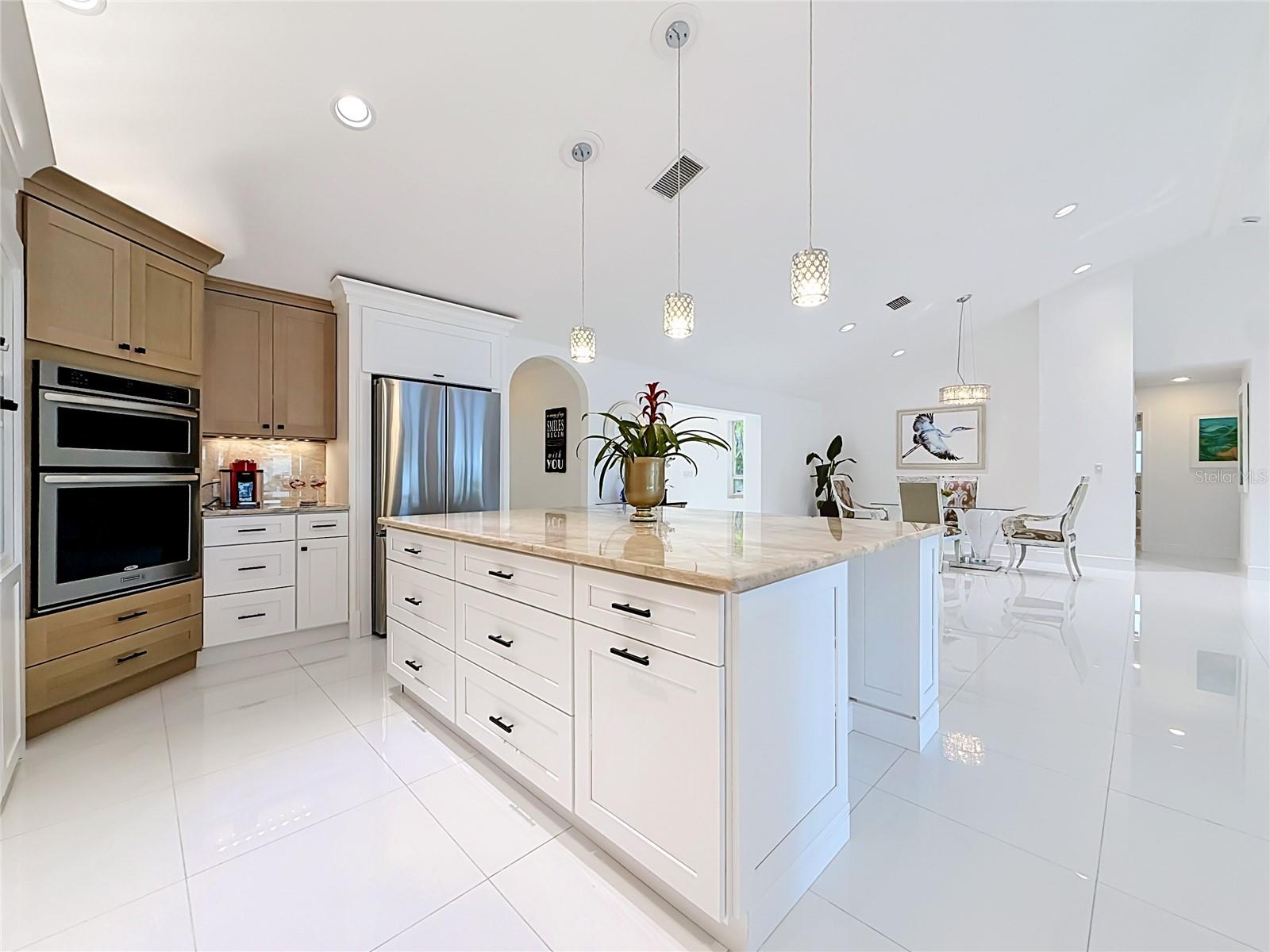 324 LEEWARD IS — photo 14