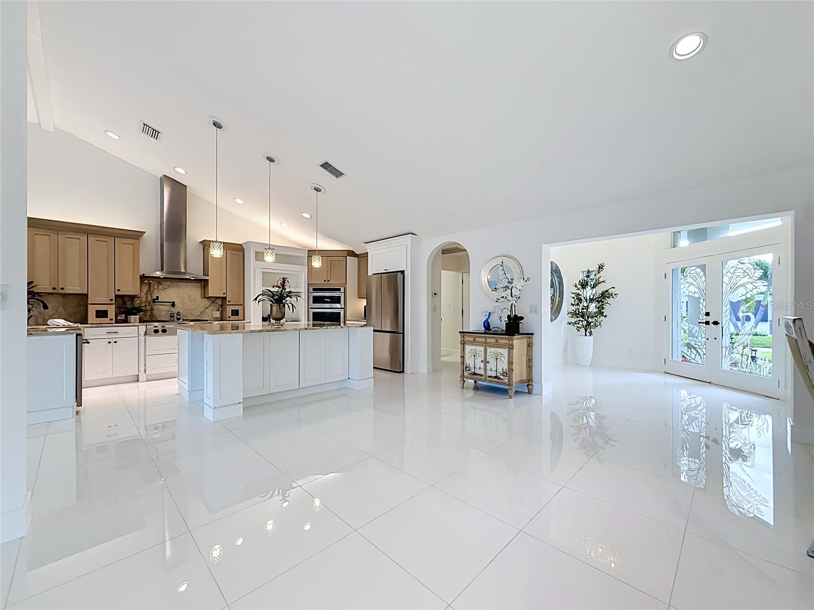 324 LEEWARD IS — photo 16