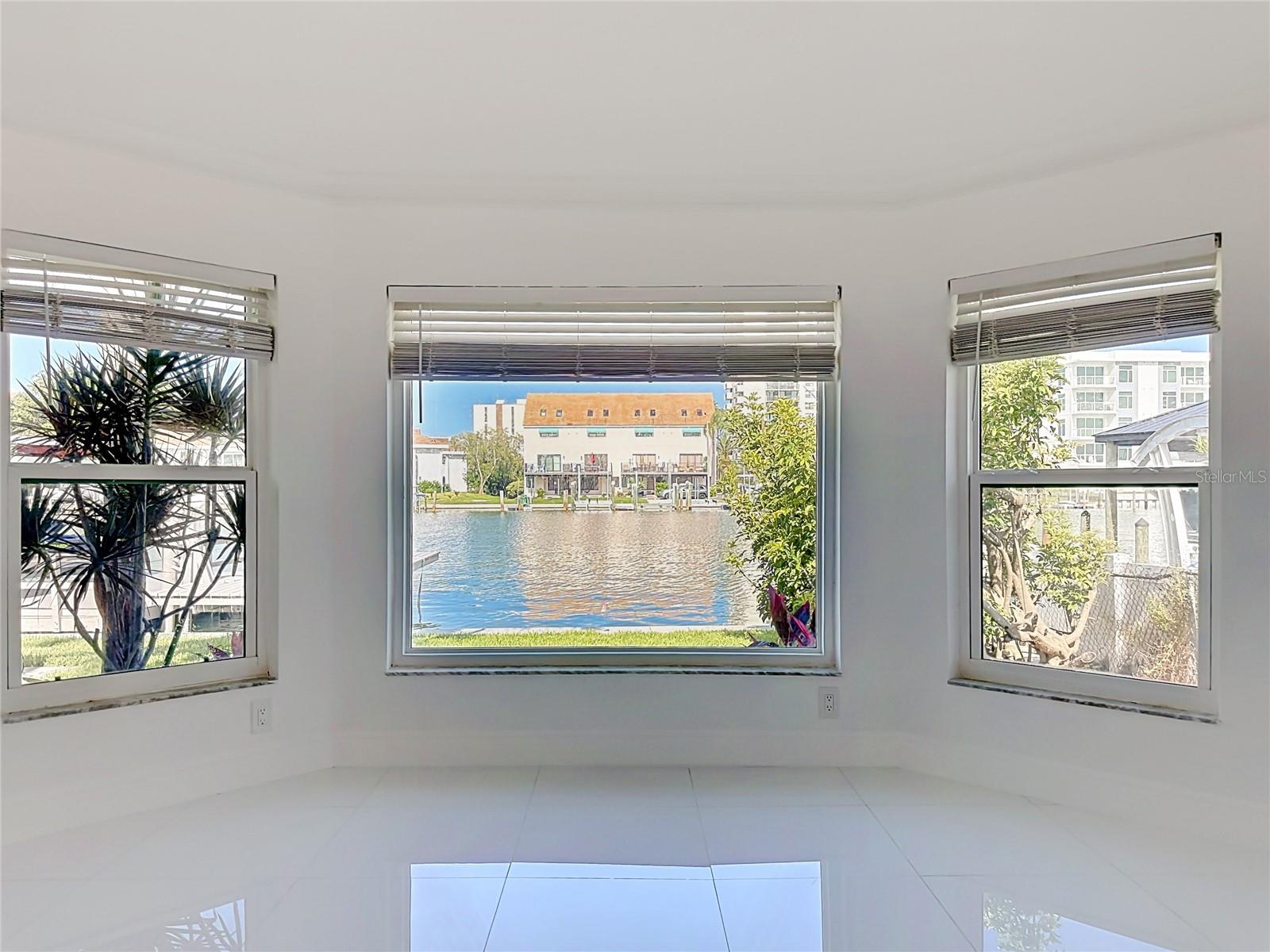 324 LEEWARD IS — photo 34