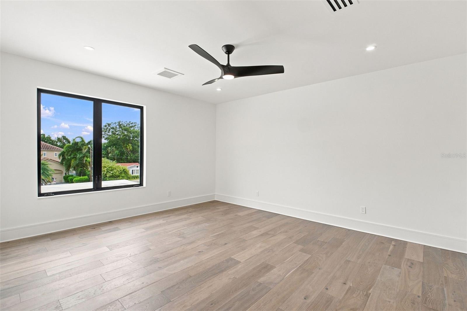 1076 SNELL ISLE BLVD NE — photo 33
