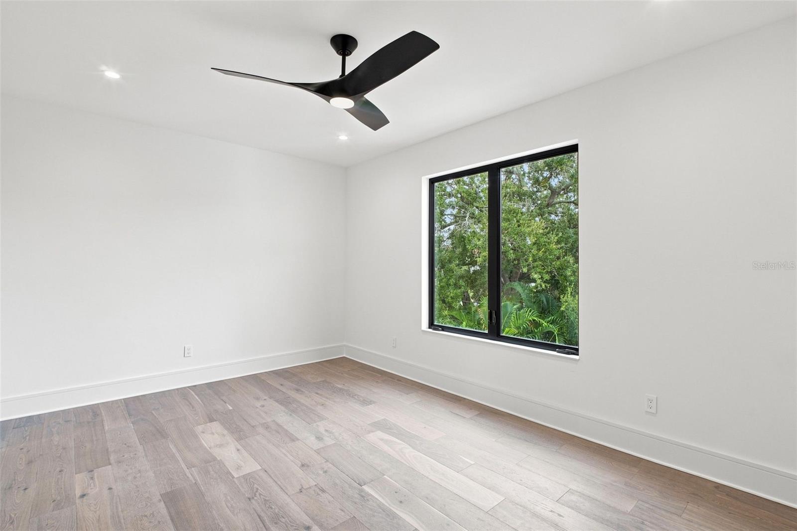 1076 SNELL ISLE BLVD NE — photo 37