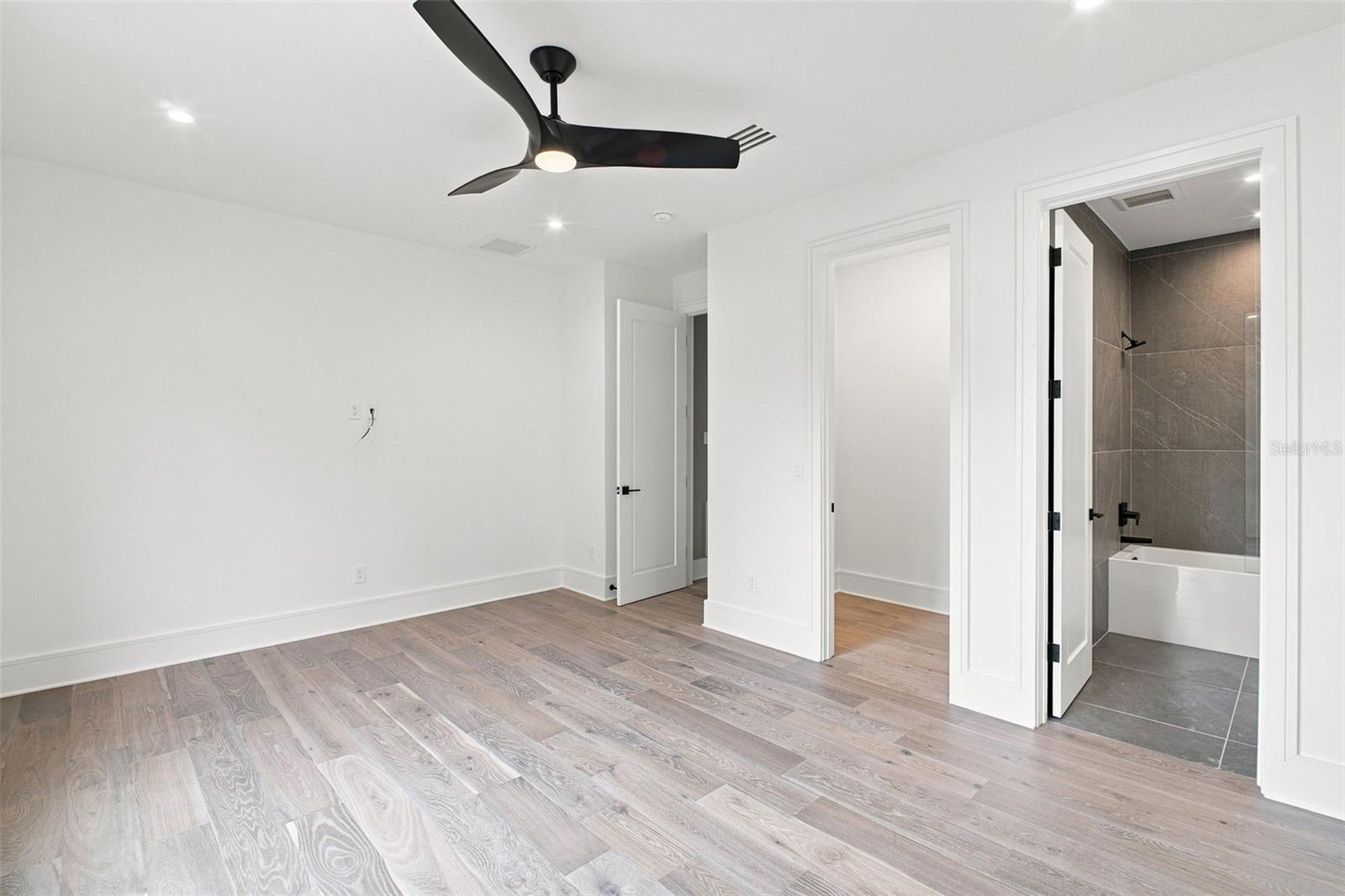 1076 SNELL ISLE BLVD NE — photo 38