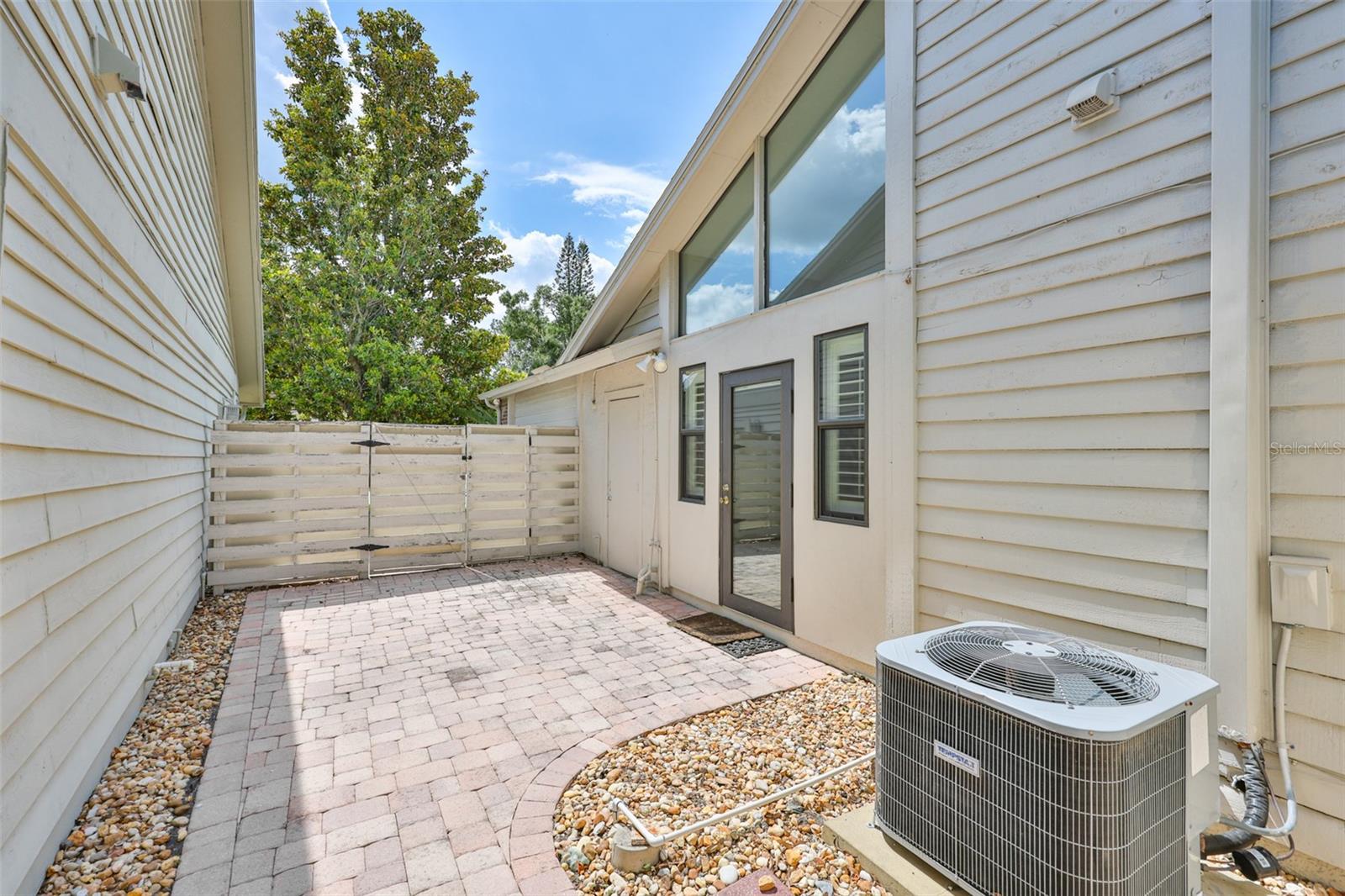14651 VILLAGE GLEN CIR — photo 43