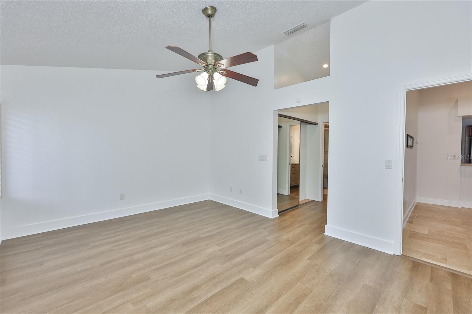 14651 VILLAGE GLEN CIR — photo 28