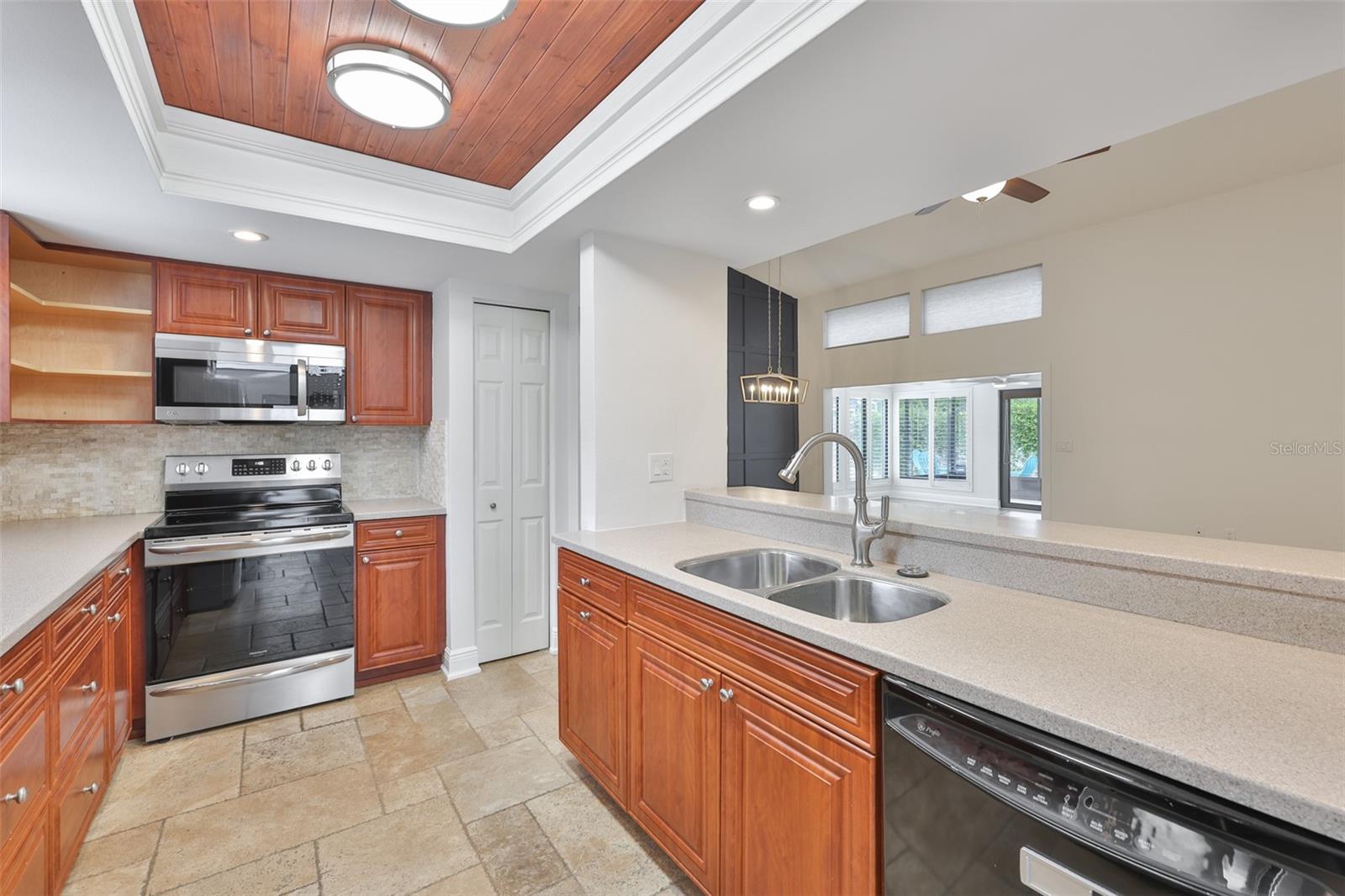14651 VILLAGE GLEN CIR — photo 17