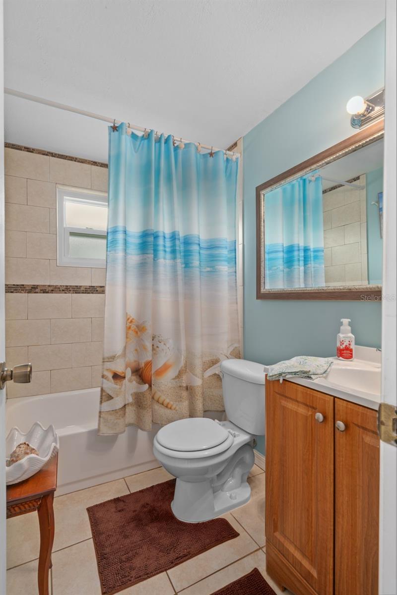 7906 WOODVINE CIR — photo 17
