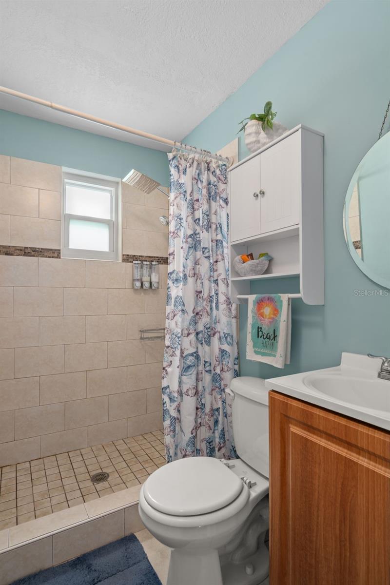 7906 WOODVINE CIR — photo 15