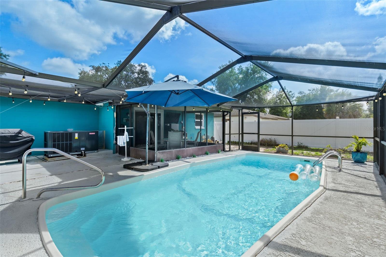7906 WOODVINE CIR — photo 28