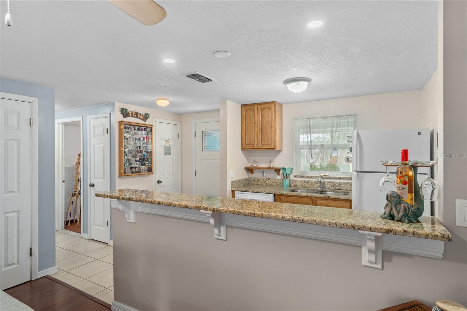 7906 WOODVINE CIR — photo 8