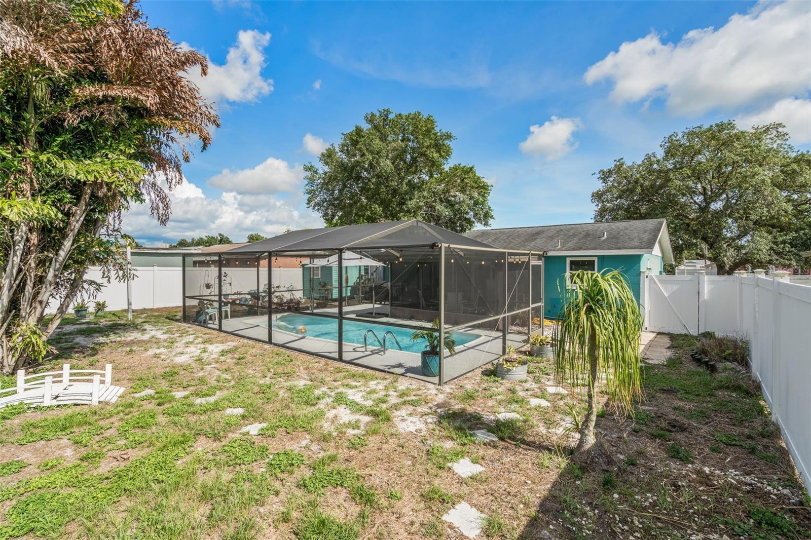 7906 WOODVINE CIR — photo 30