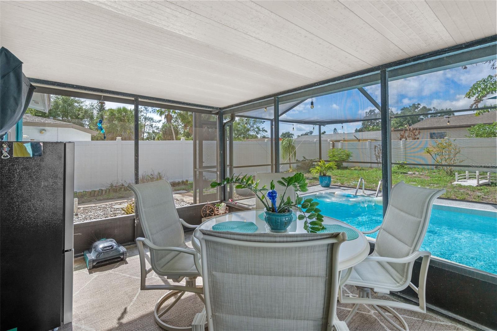 7906 WOODVINE CIR — photo 20