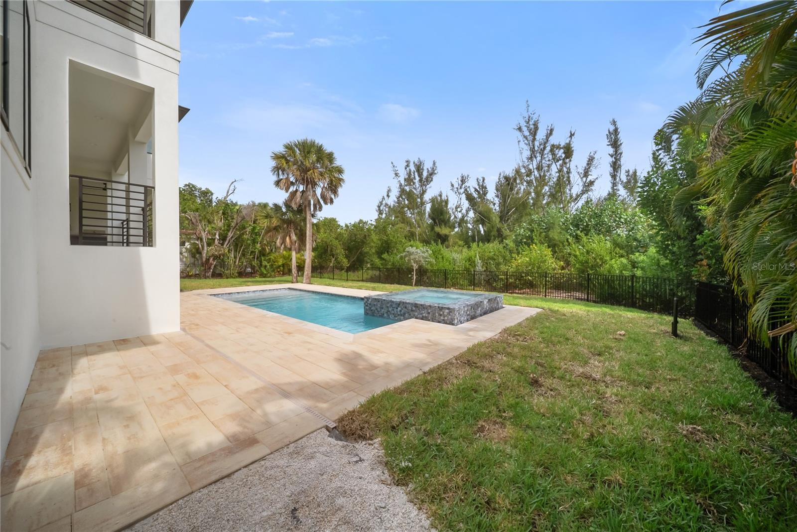 626 BUTTONWOOD DR — photo 69