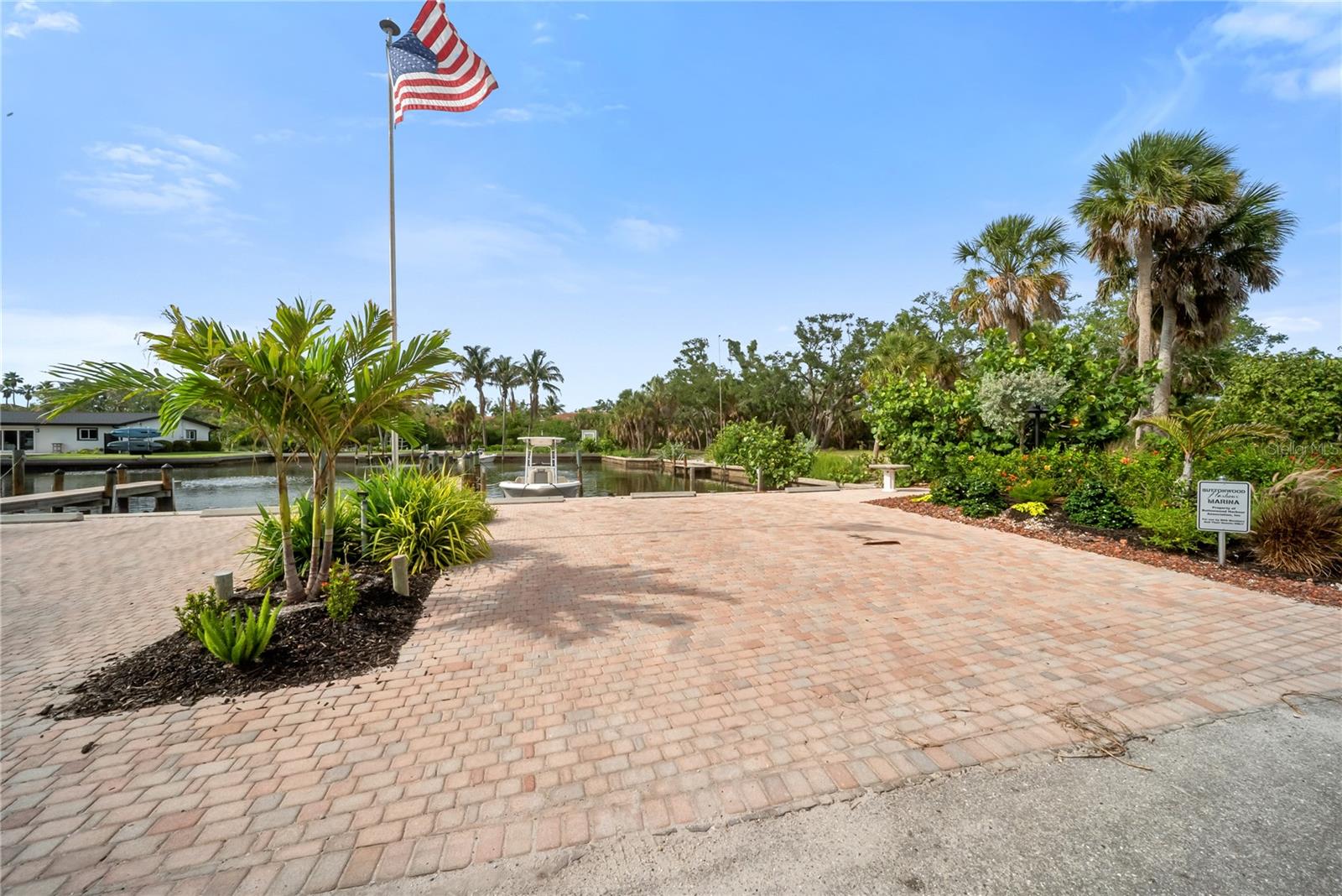 626 BUTTONWOOD DR — photo 82