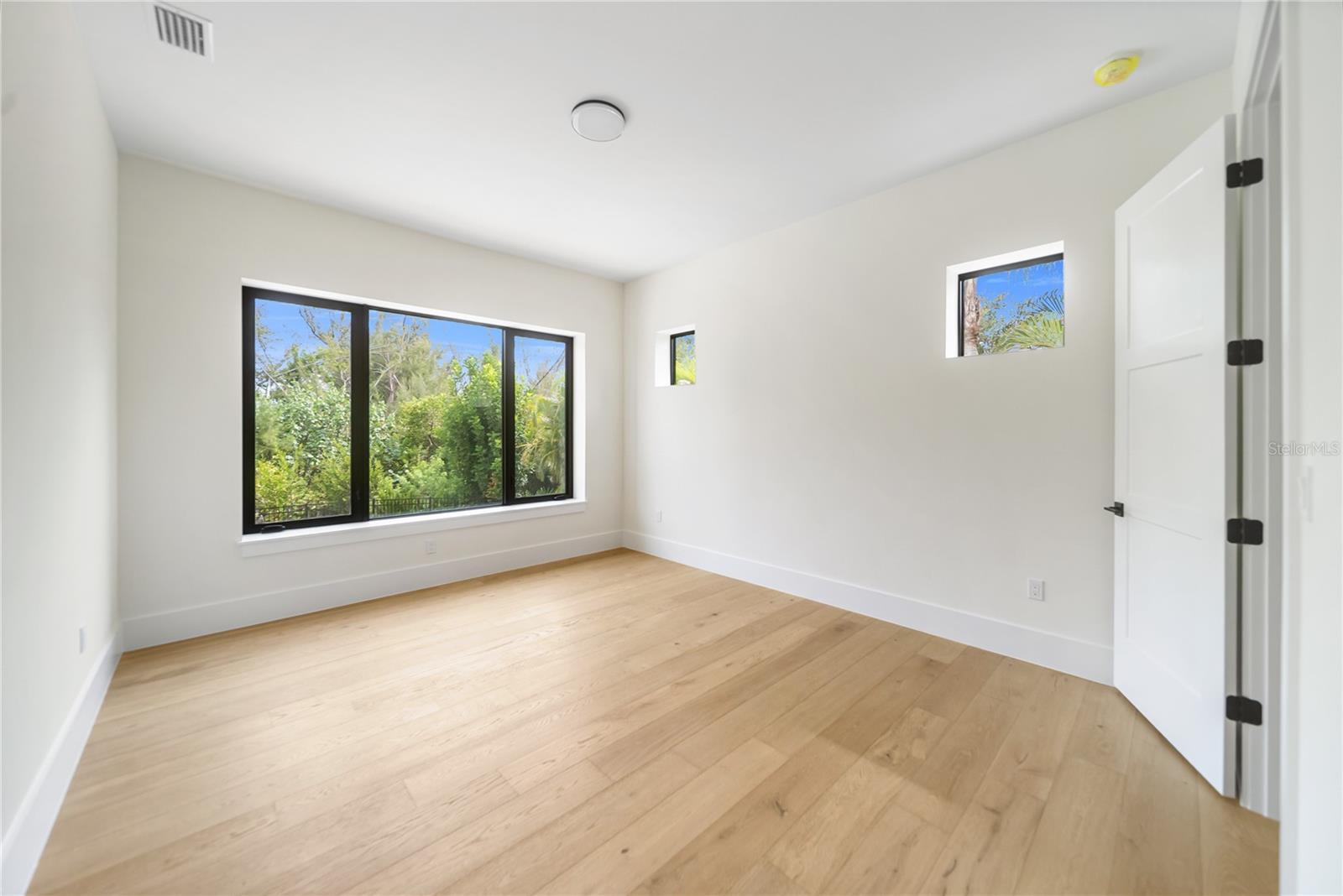 626 BUTTONWOOD DR — photo 34