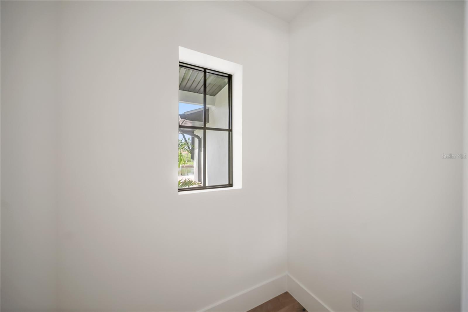 626 BUTTONWOOD DR — photo 88