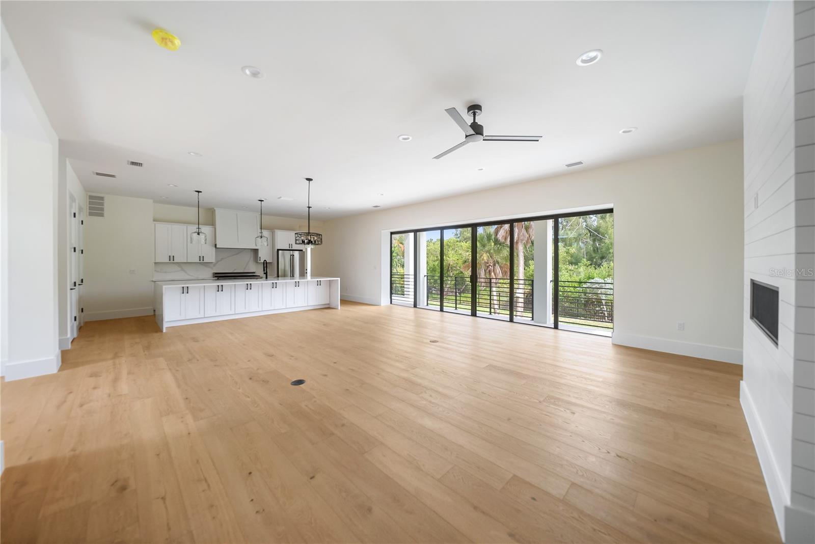 626 BUTTONWOOD DR — photo 36