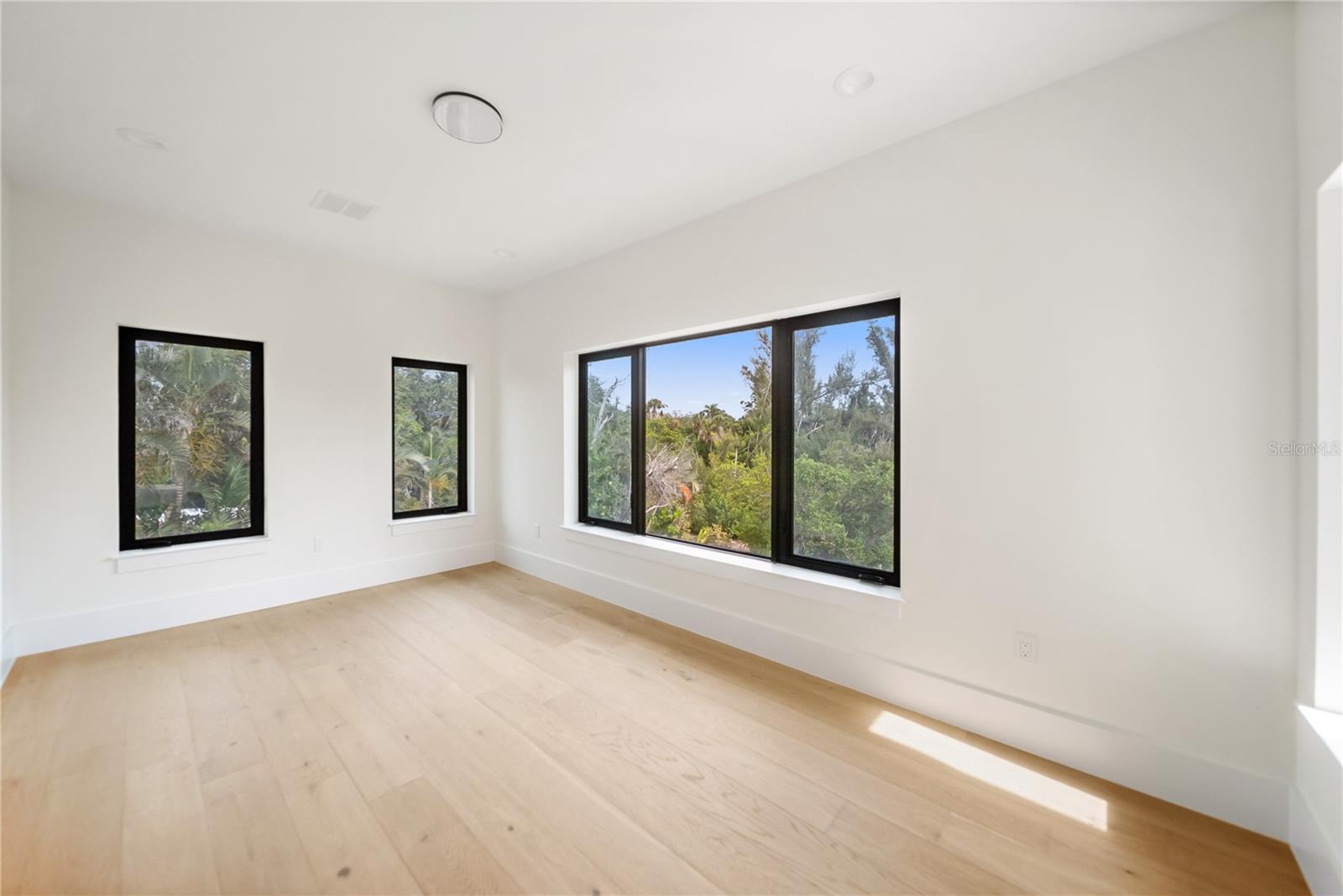 626 BUTTONWOOD DR — photo 51