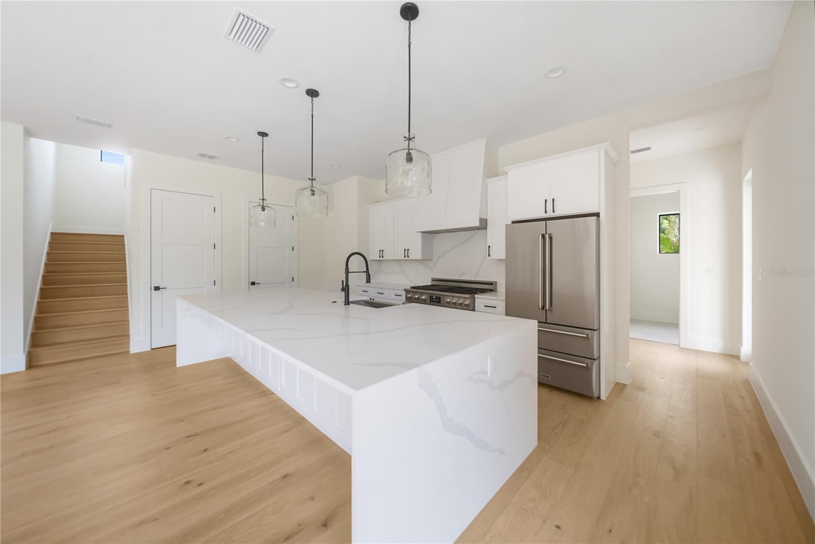 626 BUTTONWOOD DR — photo 40