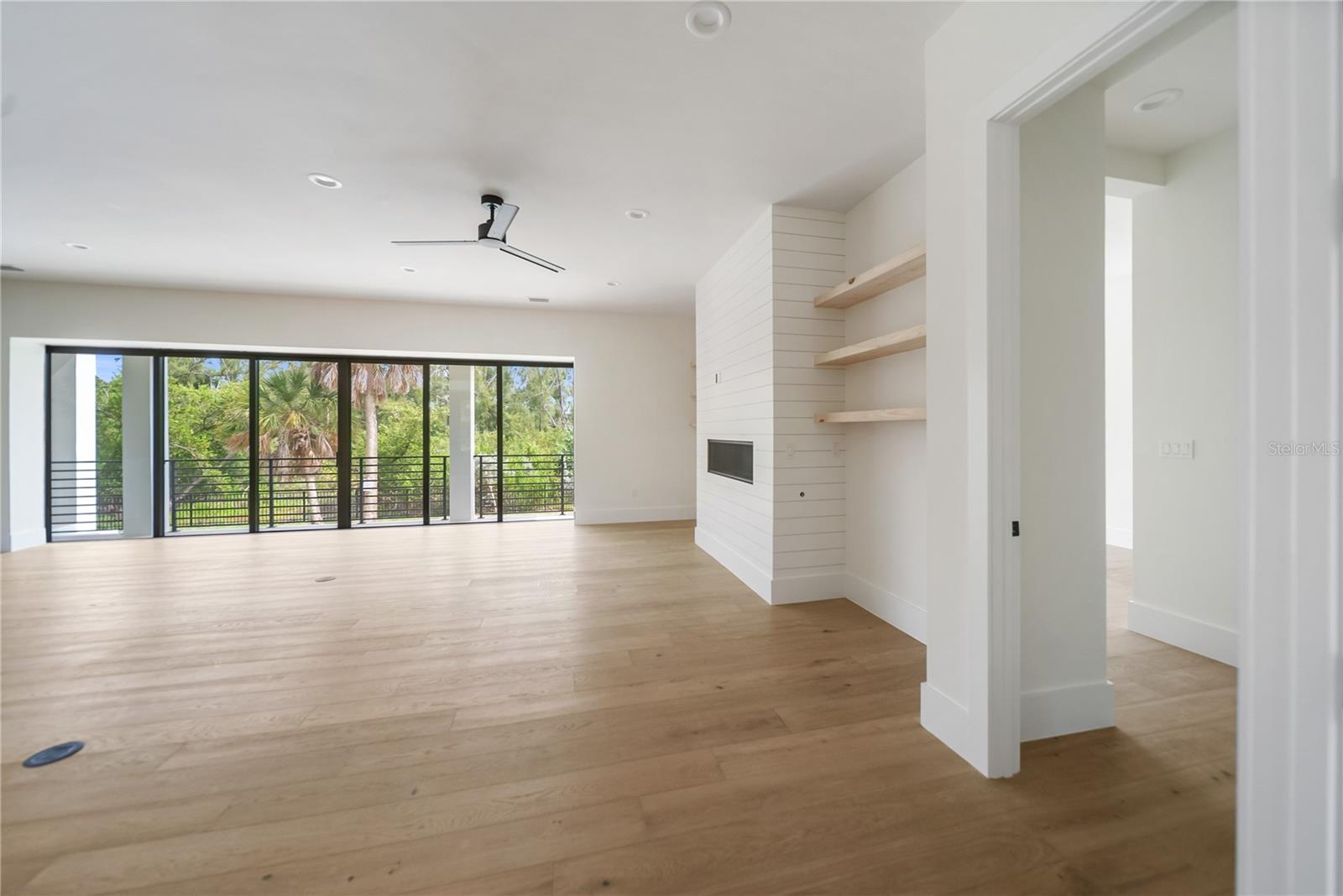626 BUTTONWOOD DR — photo 37