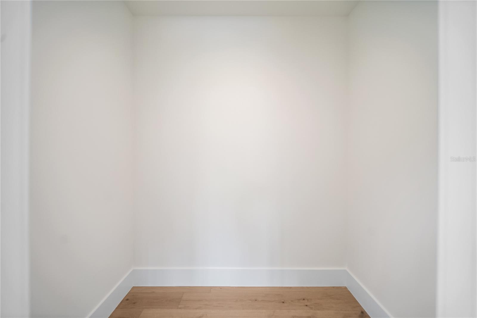 626 BUTTONWOOD DR — photo 38