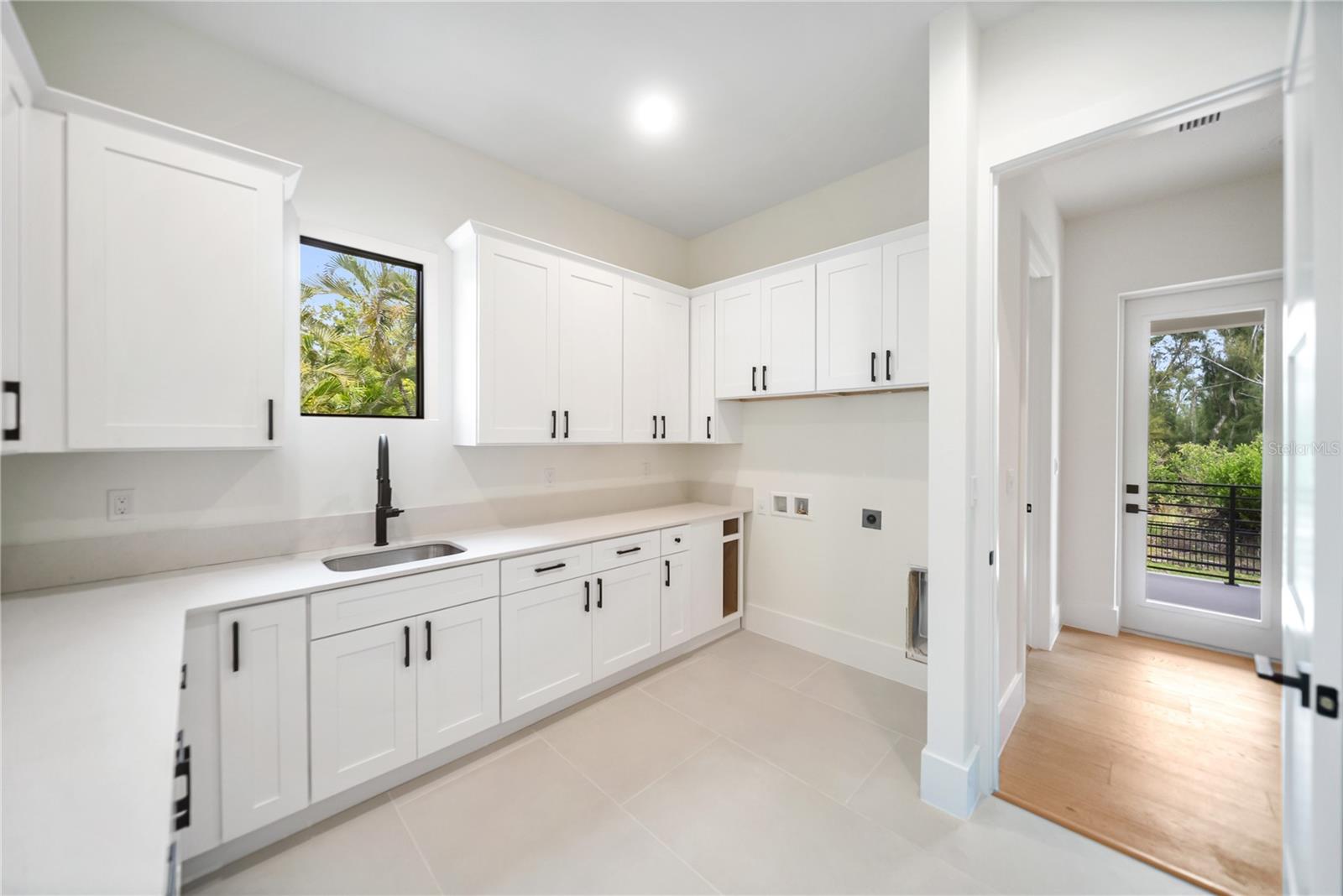 626 BUTTONWOOD DR — photo 31