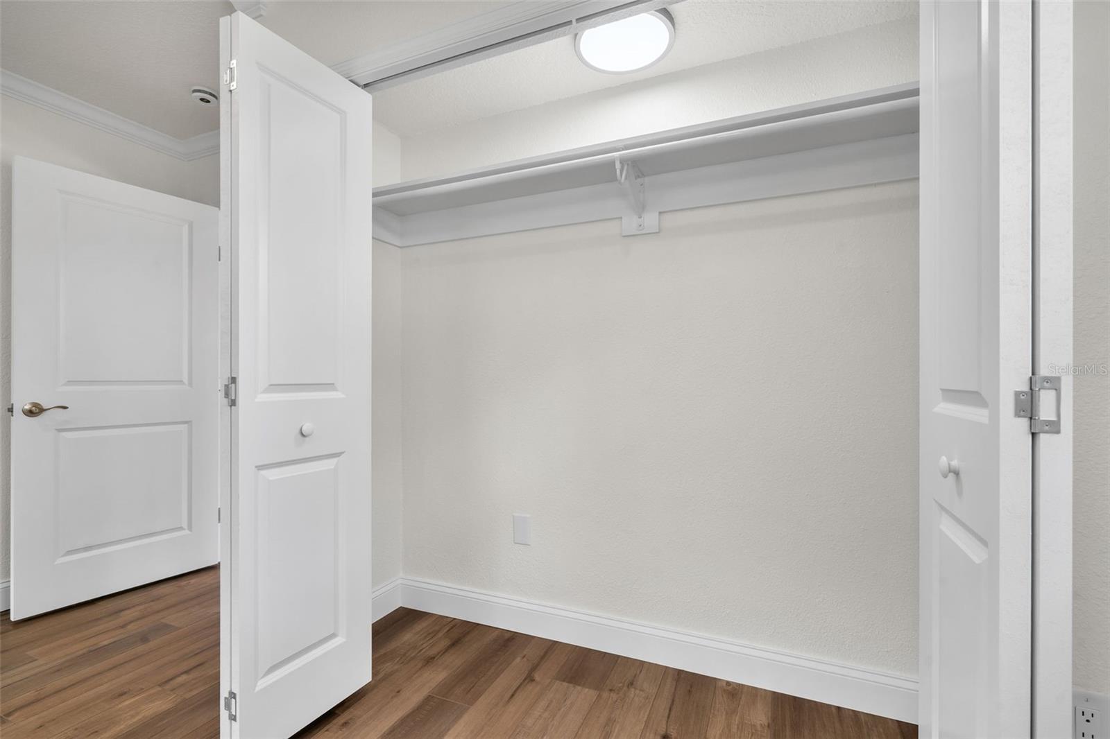 723 W BAYSHORE DR — photo 23