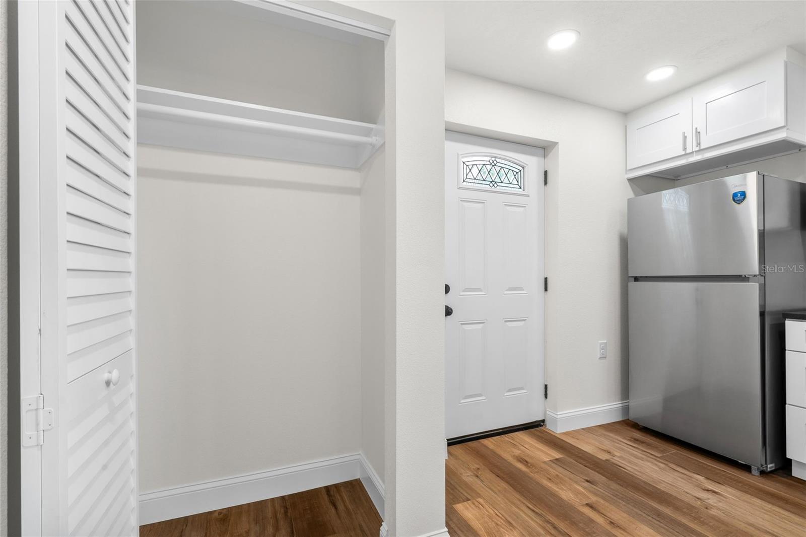 723 W BAYSHORE DR — photo 48