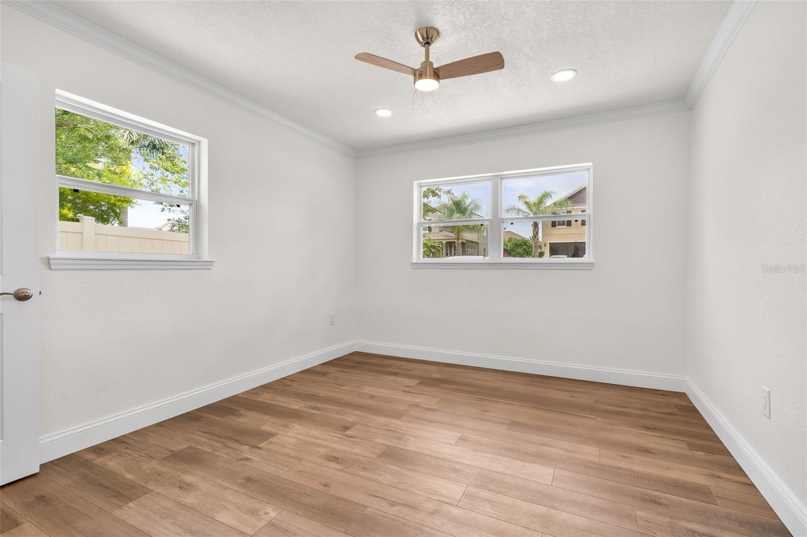 723 W BAYSHORE DR — photo 25
