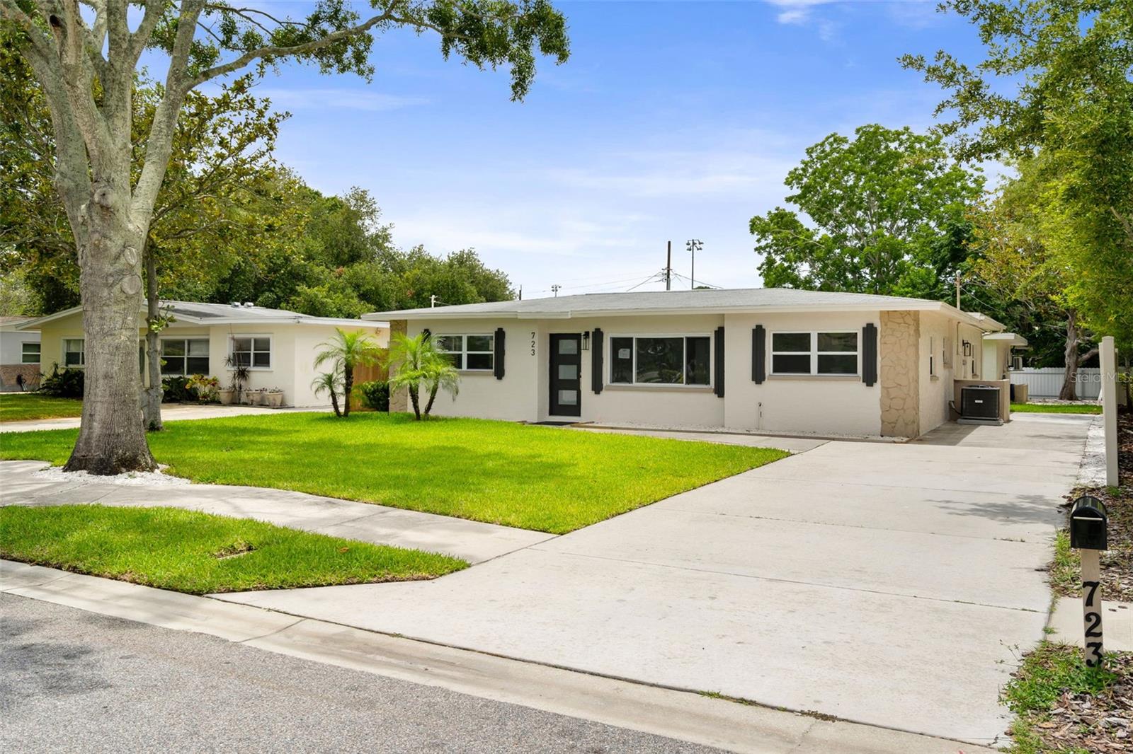 723 W BAYSHORE DR — photo 2