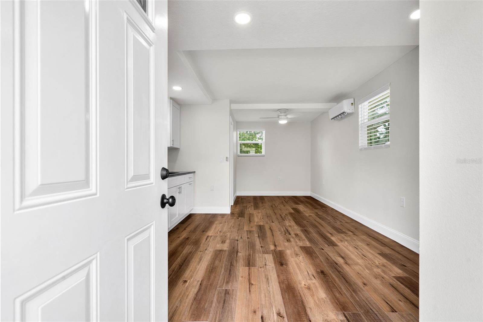 723 W BAYSHORE DR — photo 42