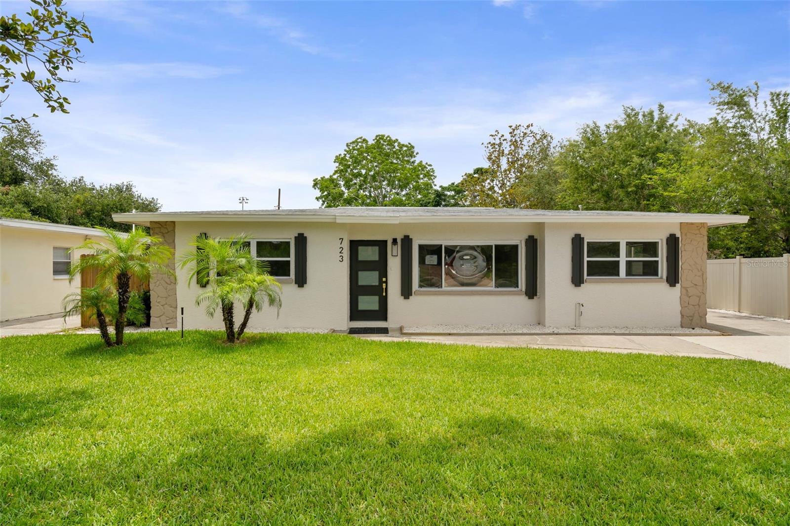 723 W BAYSHORE DR — photo 3