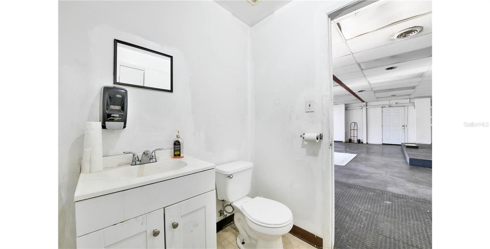 7810 ANDERSON RD — photo 26