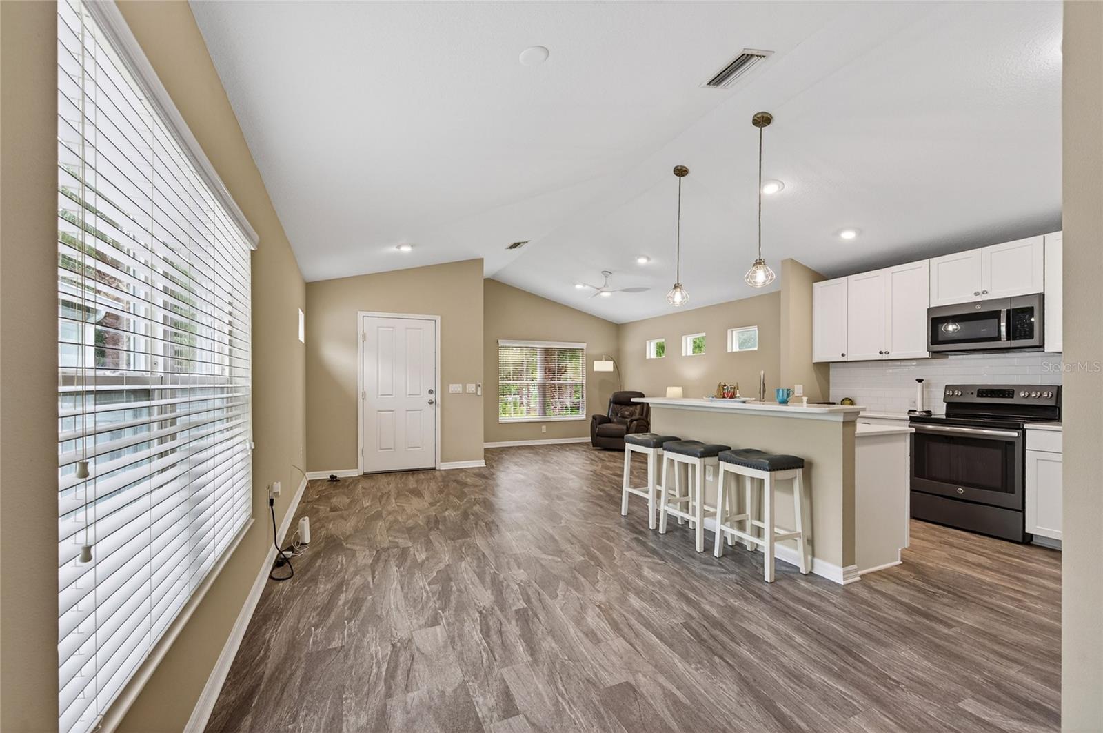 12666 SHIMMERING OAK CIR — photo 18