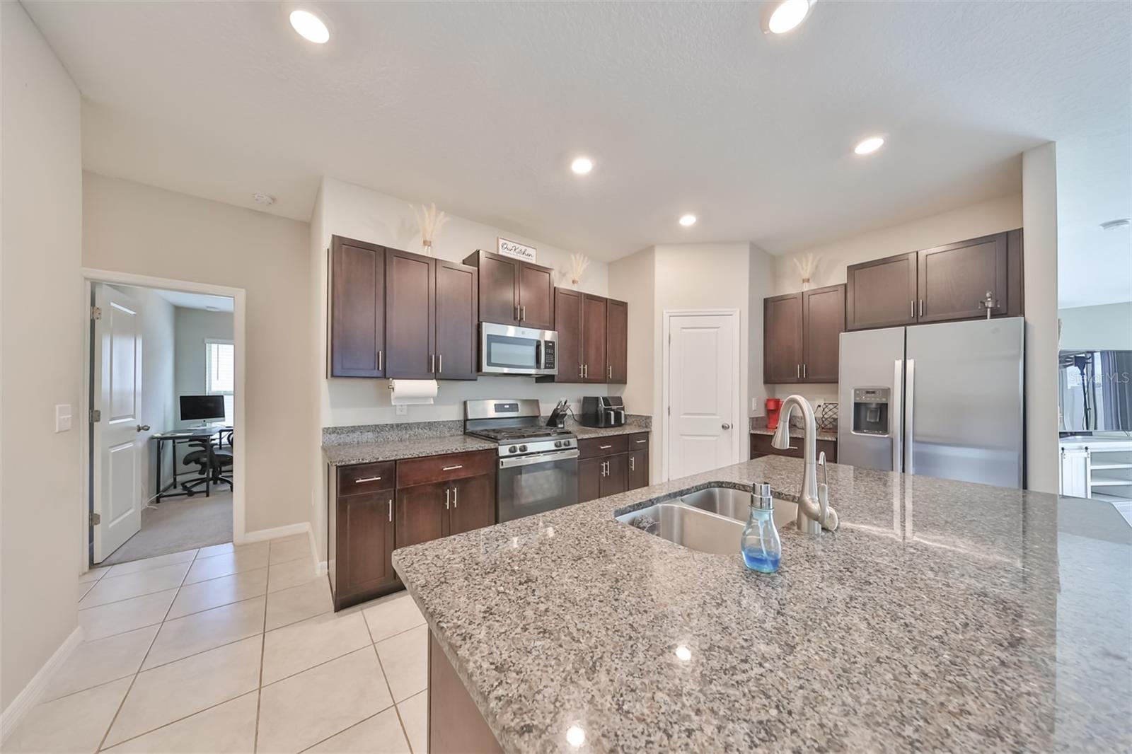 9316 CHANNING HILL DR — photo 17