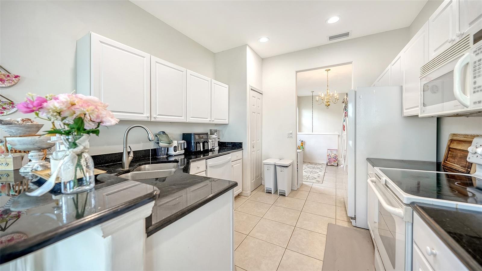 7106 PROSPERITY CIR #1201 — photo 18