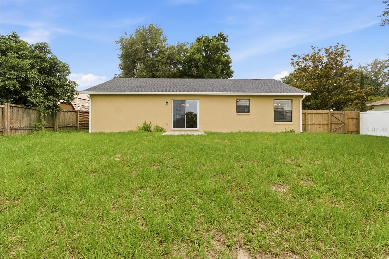 929 SANDYWOOD DR — photo 26