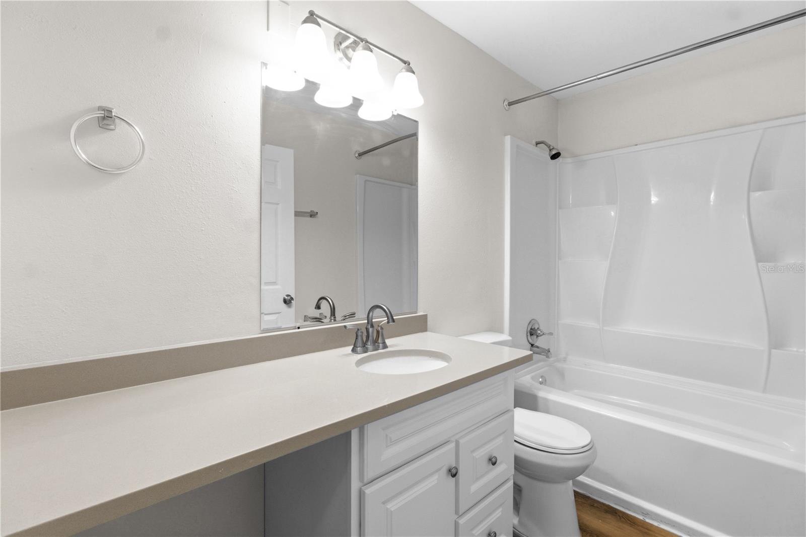 929 SANDYWOOD DR — photo 3