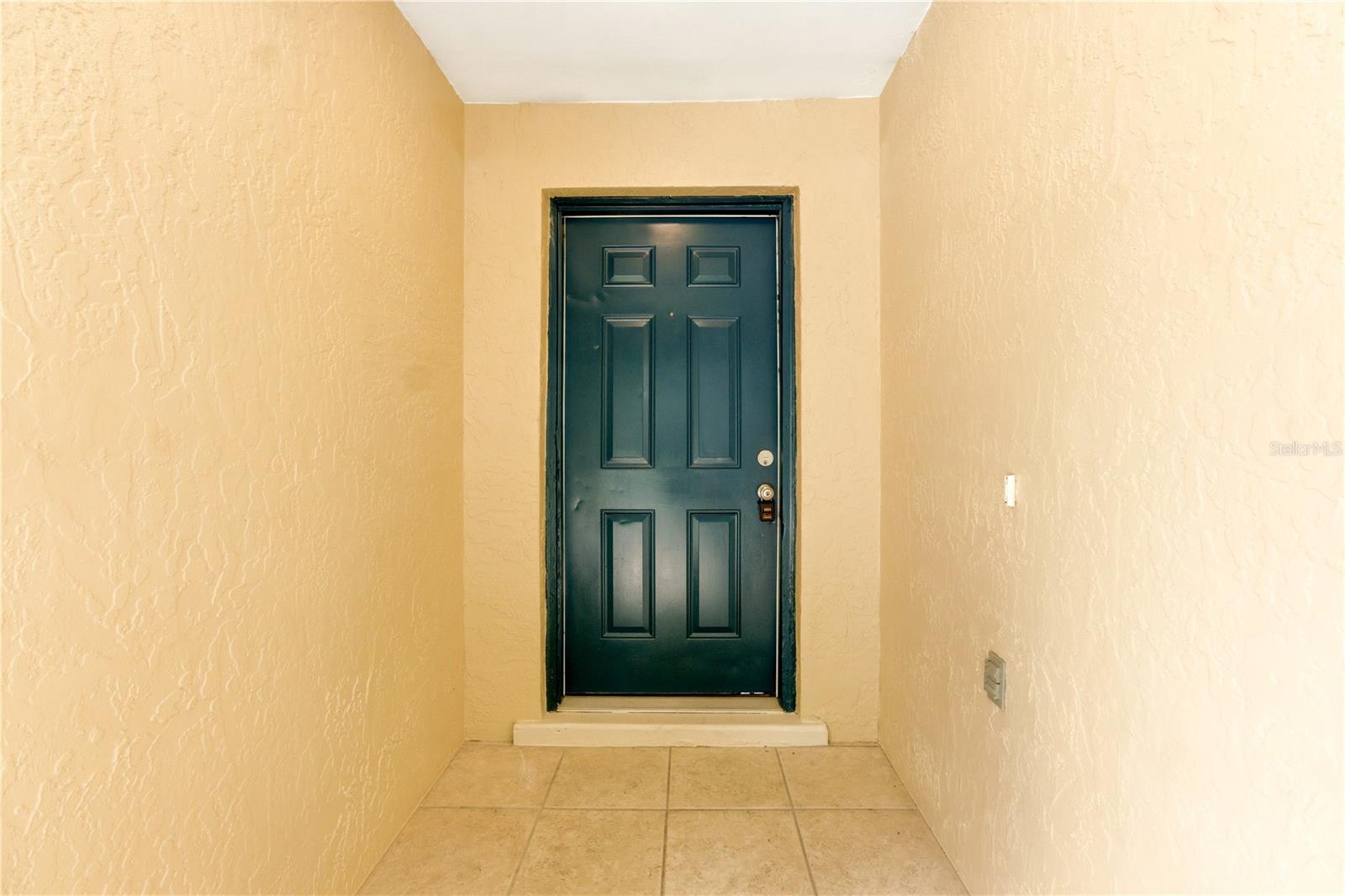 929 SANDYWOOD DR — photo 28