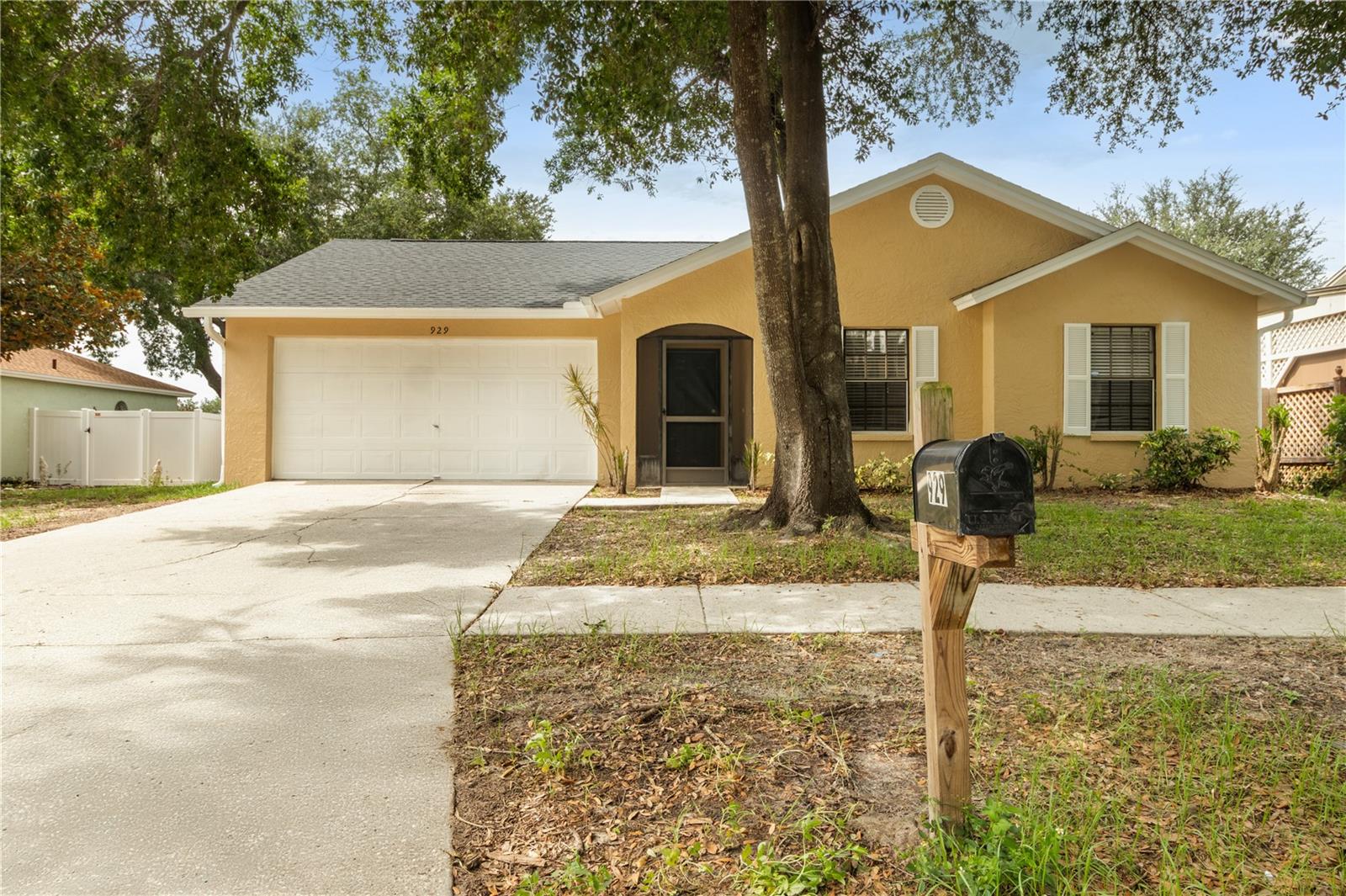 929 SANDYWOOD DR — photo 9