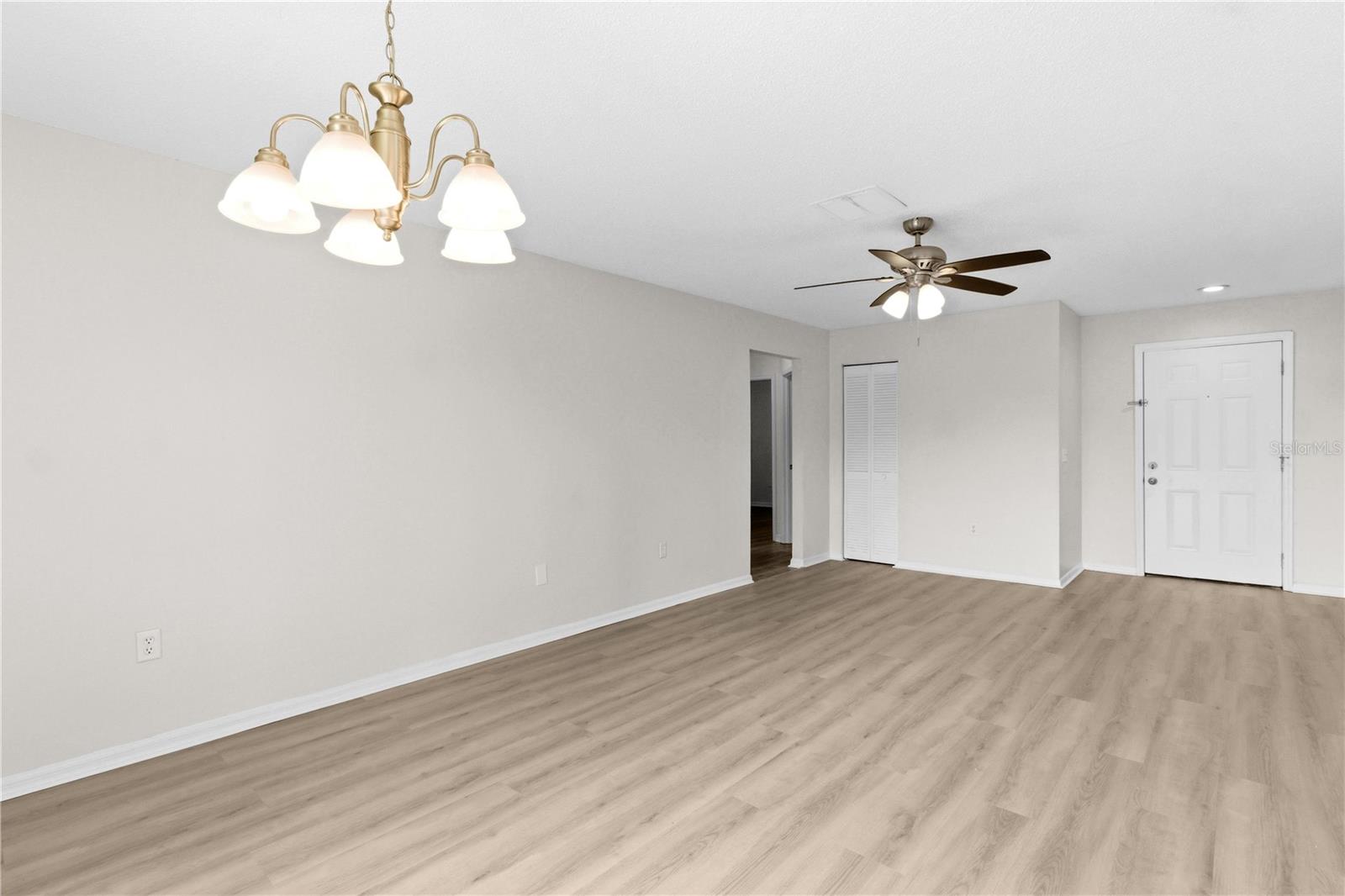 929 SANDYWOOD DR — photo 7