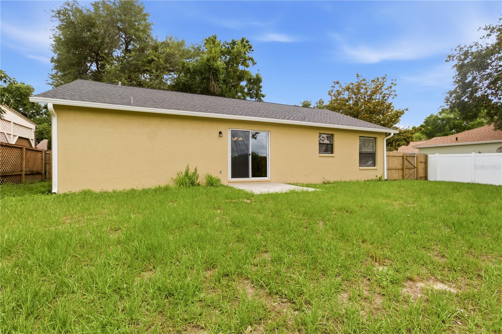 929 SANDYWOOD DR — photo 19