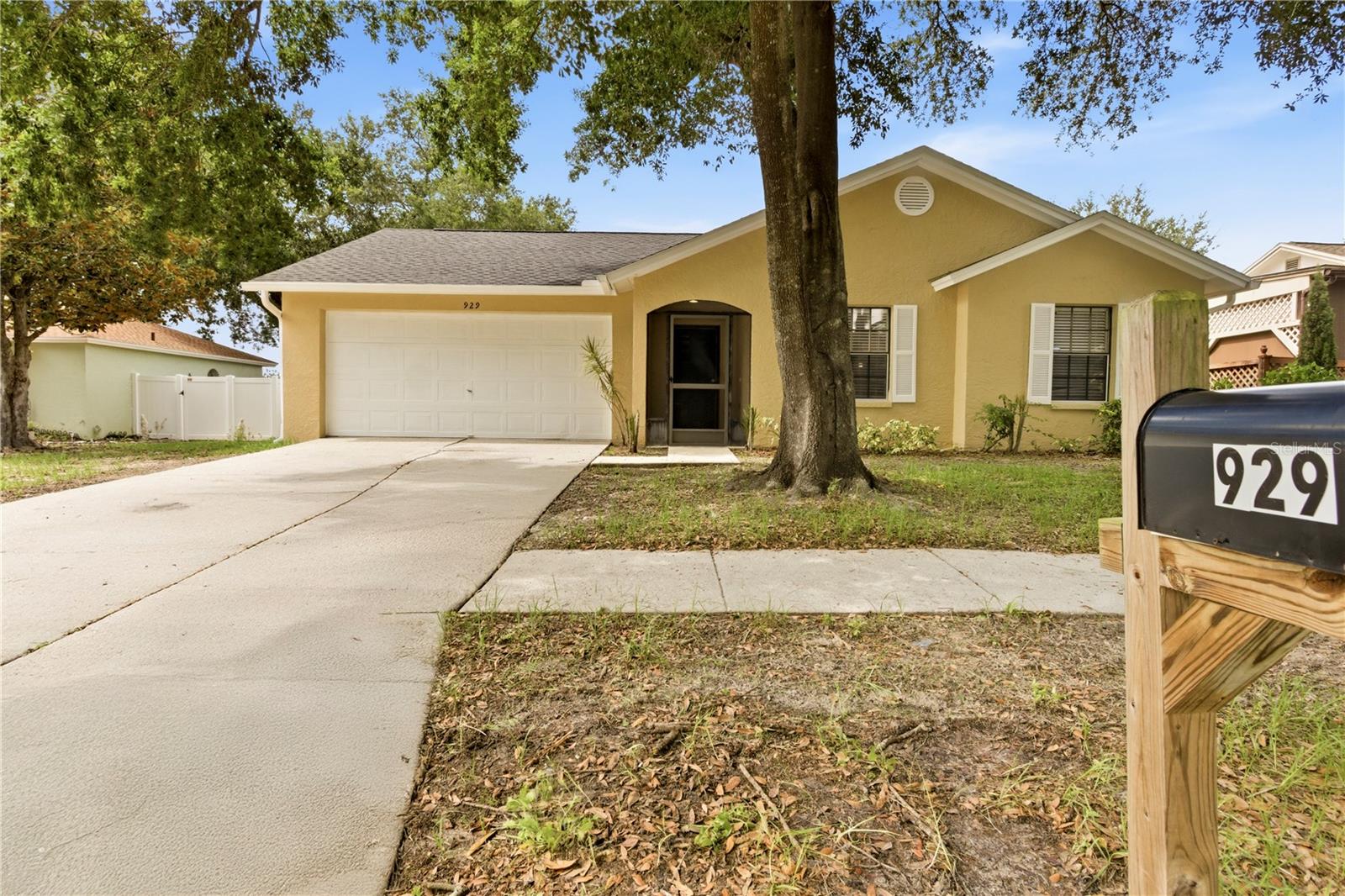 929 SANDYWOOD DR — photo 12