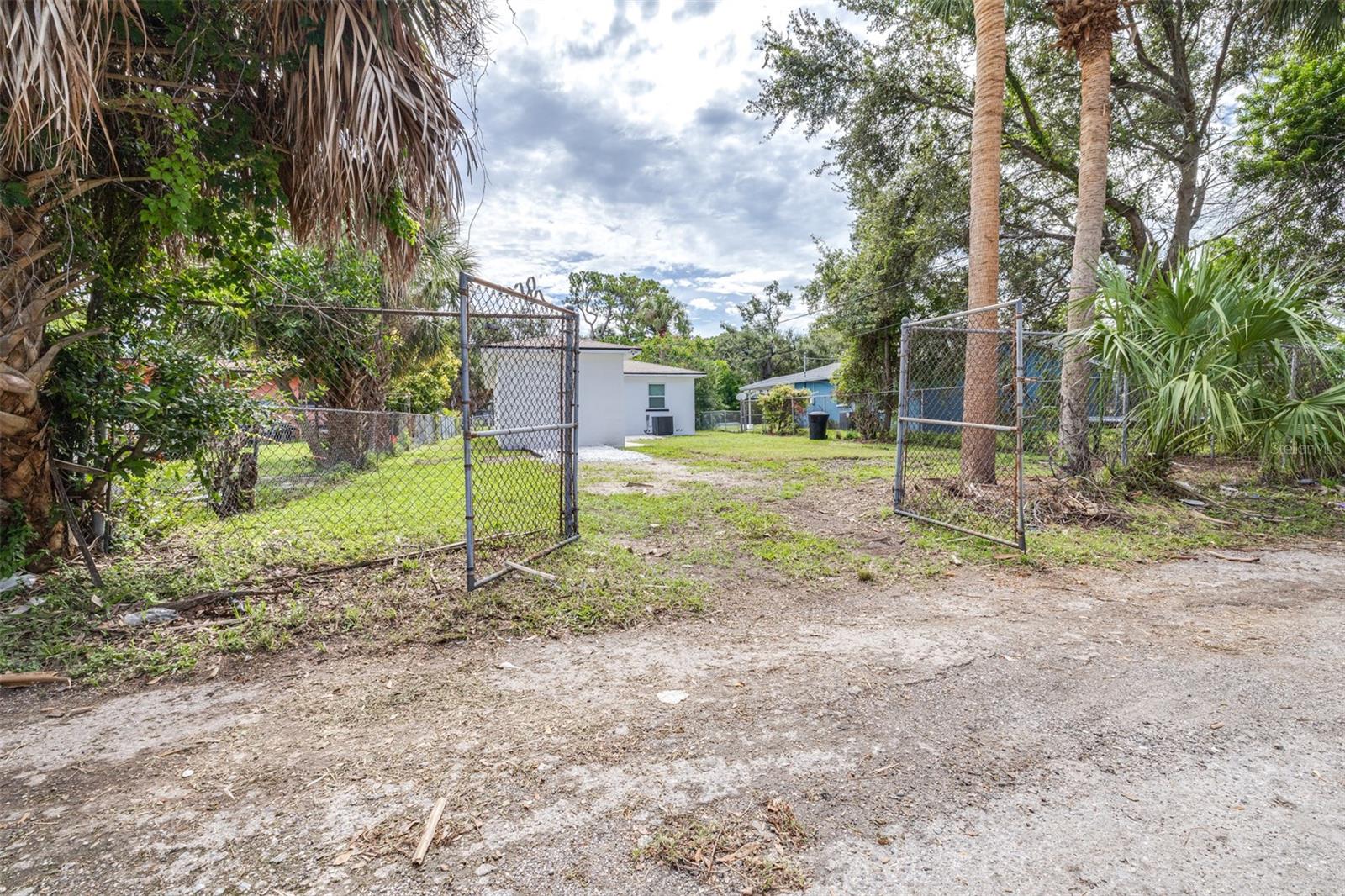 2325 HIGHLAND ST S — photo 40