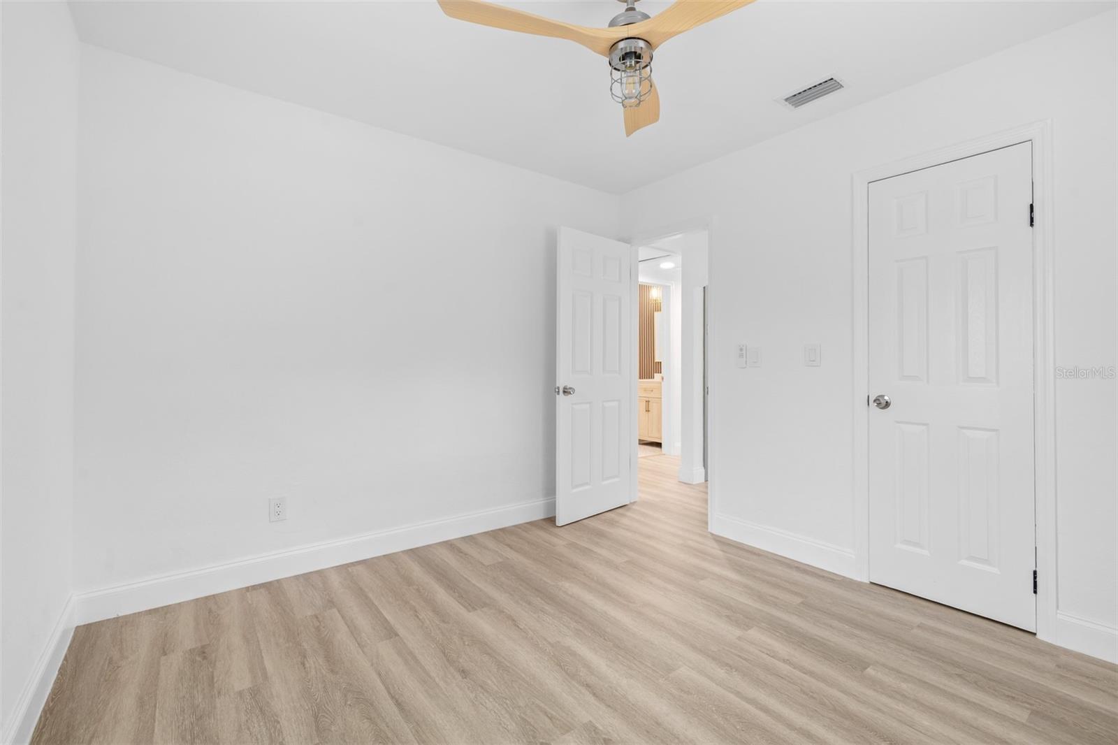 2325 HIGHLAND ST S — photo 32